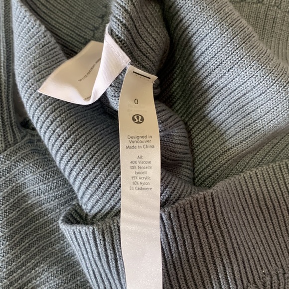 Lululemon Reversible Blue Crossover Sweater - Picture 3 of 4